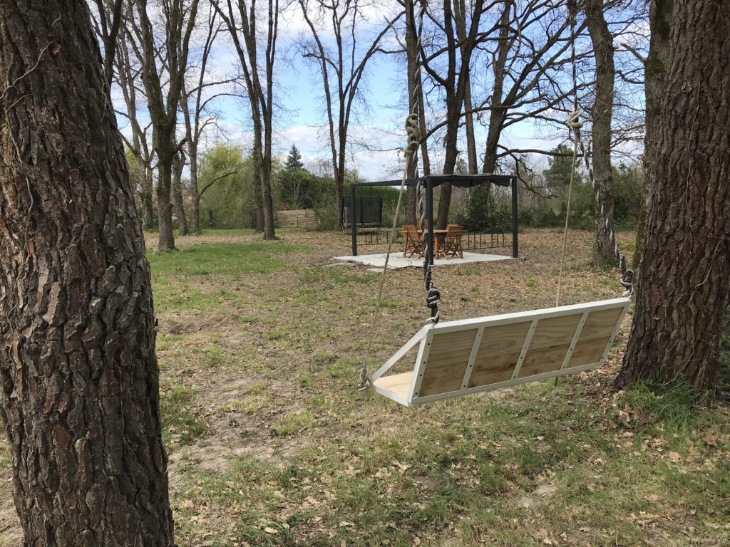 Création banc suspendu par Daddy Wood